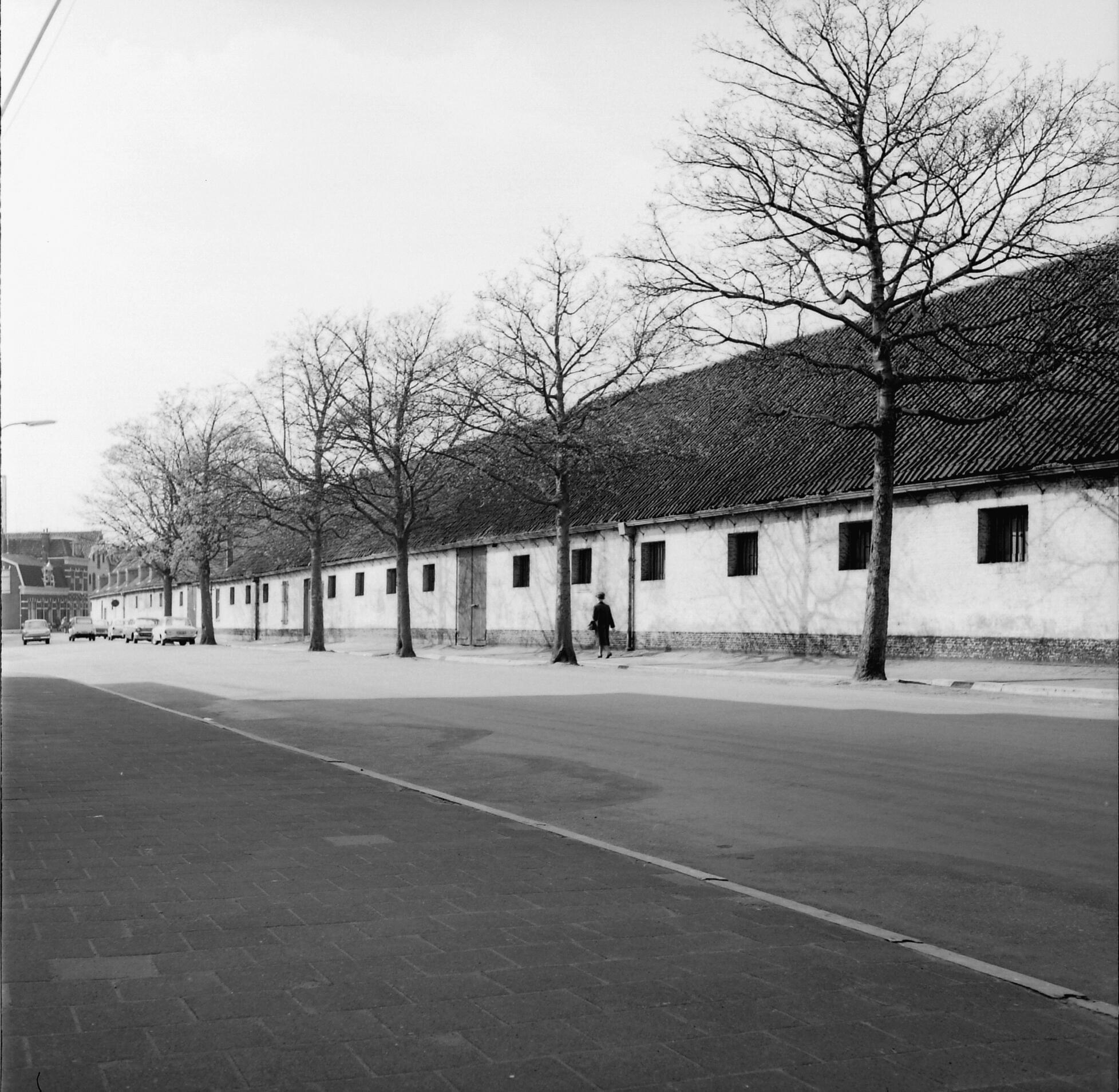 Dirk Hidde Nijland, Kazerne van de pontonniers, ofwel de Lange loods langs de Spuihaven